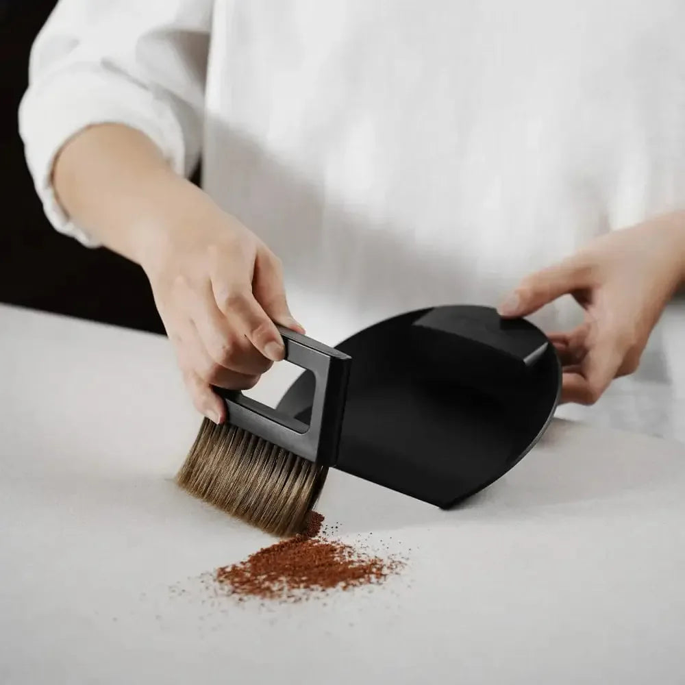 BomberCofffeeBarBrushBlack3 d5a1843b ef6a 4b4b 83a9 e4681751b22f