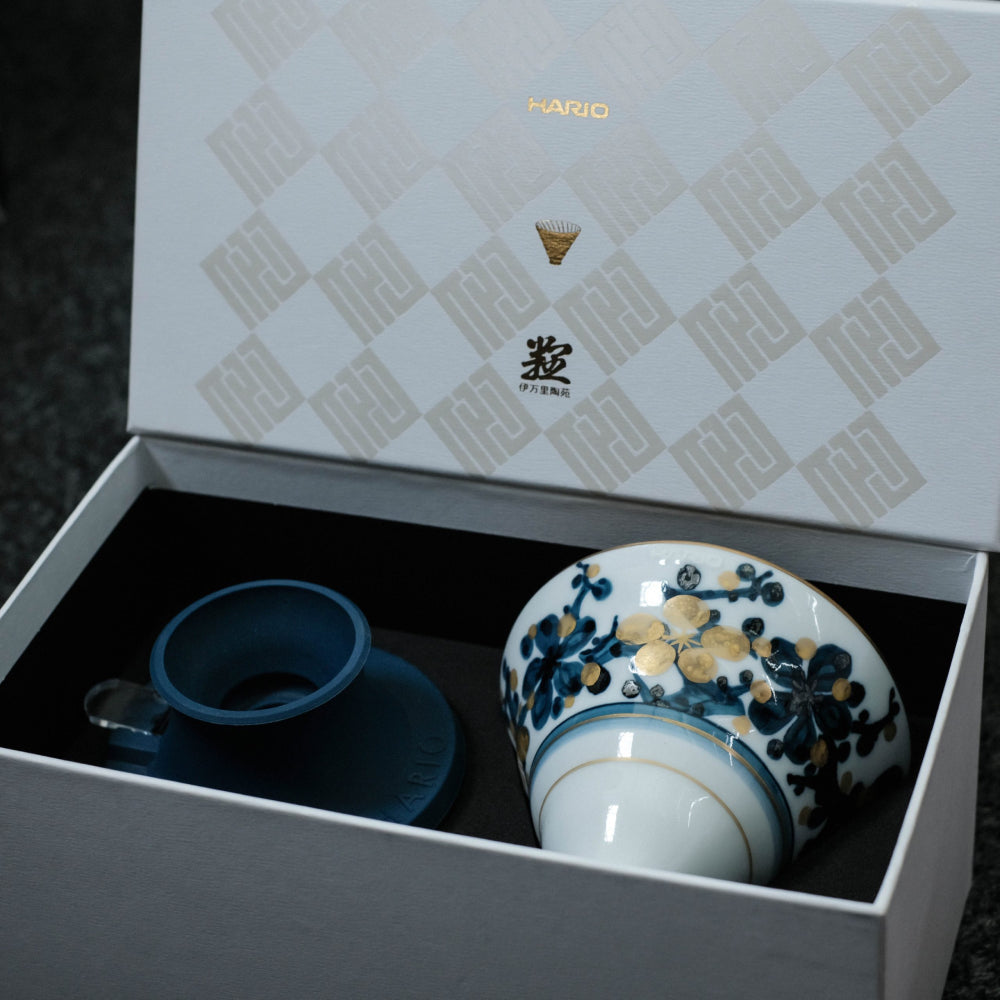 Hario Plum Motif Imari-Yaki Immersion Switch Dripper 02