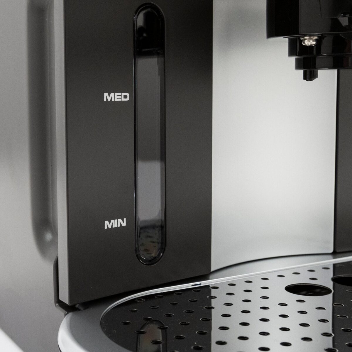 <strong>The Gaggia Carezza Deluxe</strong> combines modern technology with classic espresso-making traditions. This machine is designed for users who want a stylish and efficient way to brew their favorite coffee drinks. Gaggia Carezza Deluxe Espresso Machine